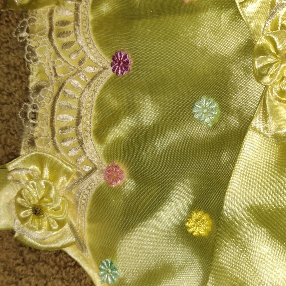 Pretty Yellow Dress Easter/Spring - Picture 3 of 6
